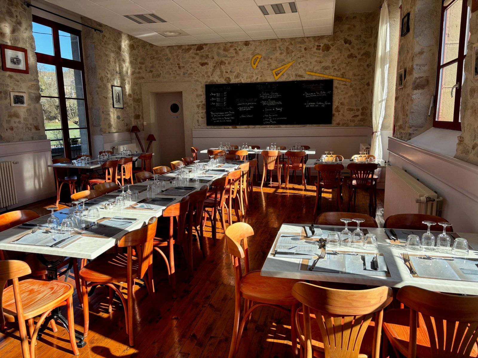 Salle du Restaurant Le Barri au Bas-Ségala